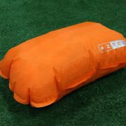 Travesseiro Inflável para Camping e Viagens Laranja LOOPER AZTEQ
